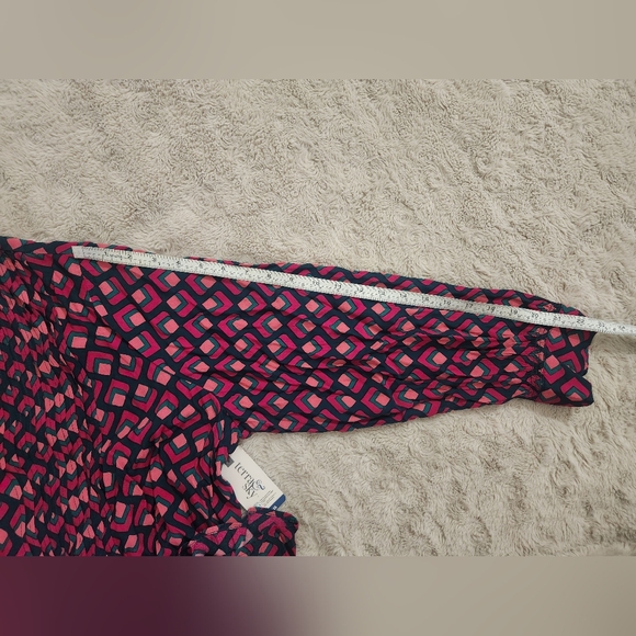 Terra & Sky Pink and Black Geometric Blouse - Picture 10 of 16